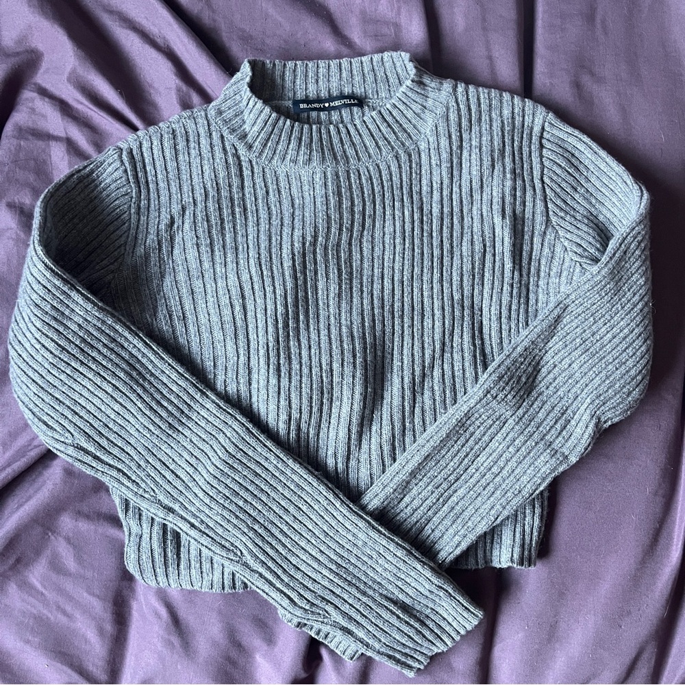 Grey Brandy Melville cropped knit sweater